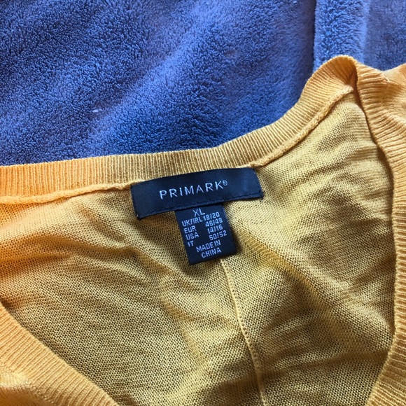 yellow light weight sweater - Picture 2 of 2